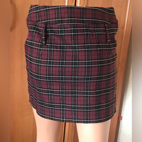 Sa Va mini burgundy checkered skirt. Madi in Italy. Sz 40. Great condition! - Picture 4 of 10